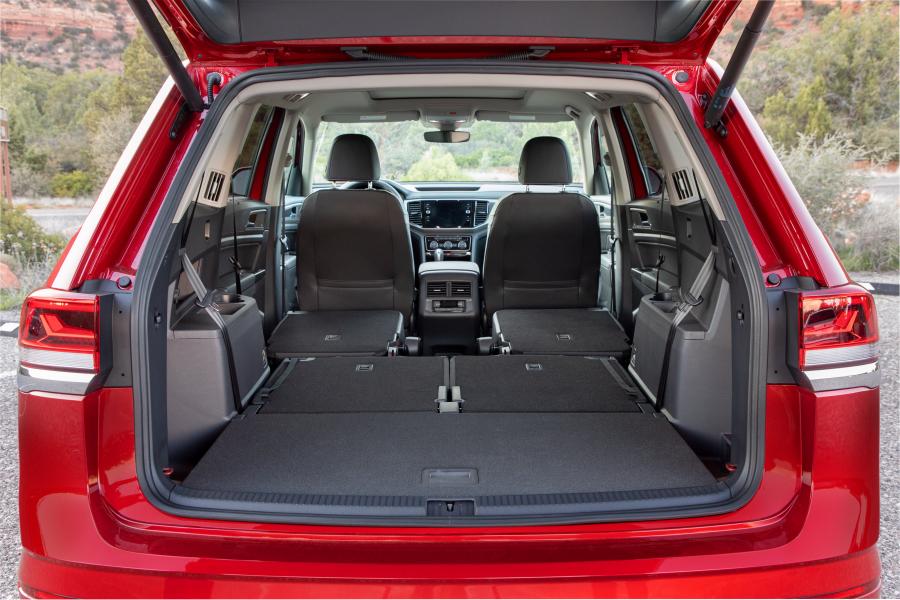 Багажник Volkswagen Atlas SEL V6 Premium 4Motion R-Line 2020 года  (фото 29 из 30)